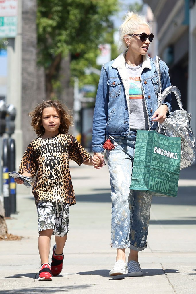 Celebrities Wearing Vans in 2019 Justin Bieber, Hailey Baldwin + More