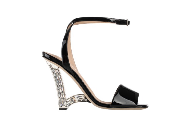 Rodo Owners Knighted in Italy – Footwear News - Vimarsana News