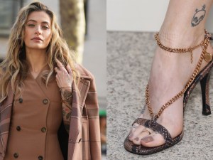 Paris Jackson geht auf der wilden Seite in mit Ketten verzierten Sandalen ...