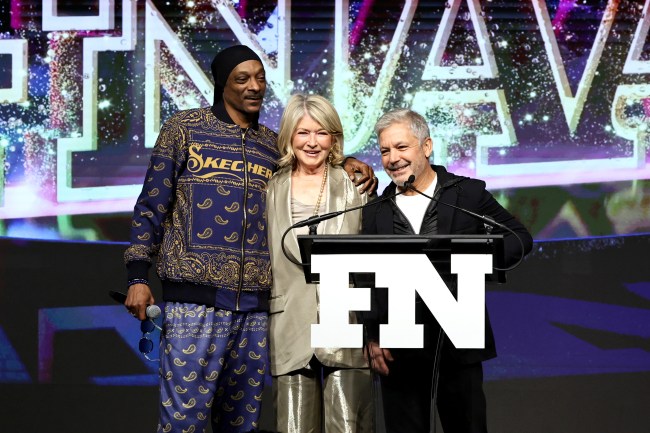 Snoop Dogg Confirms He's Back to Smoking at FN Achievement Awards 2023 – Footwear News - Vimarsana News