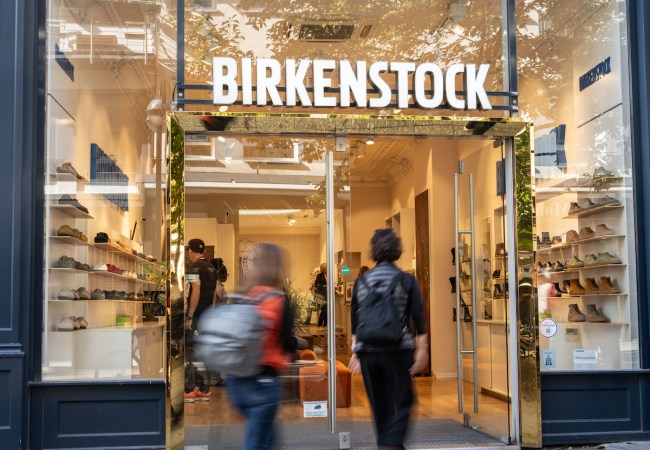 Birkenstock Wants to Target Runners as a 'Recovery' Shoe Option – Footwear News - Vimarsana News