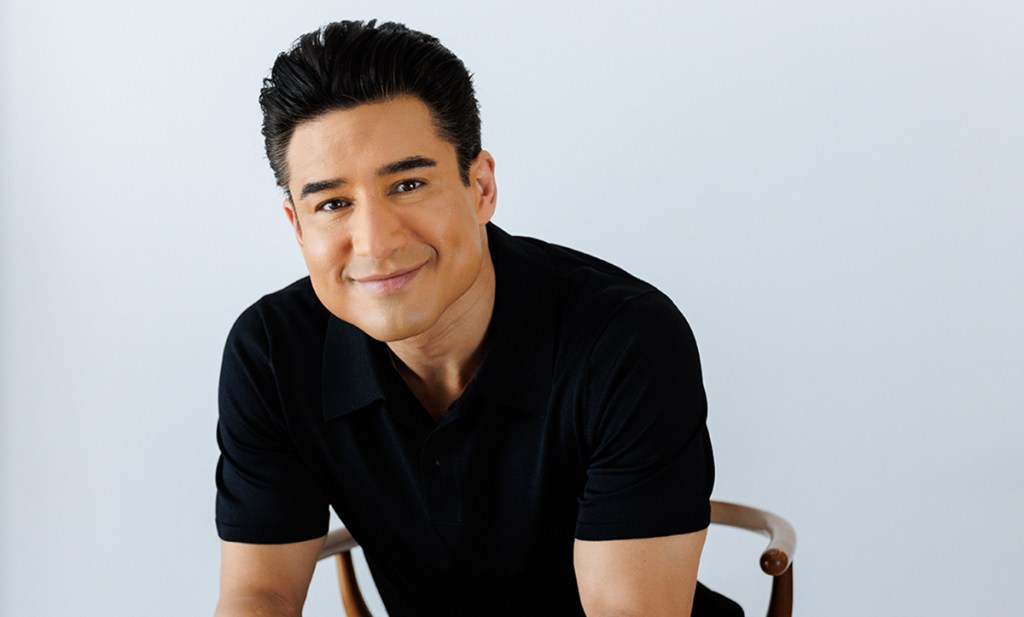 Mario Lopez Expands Shoe Carnival Deal, Plans Personal Appearances - Vimarsana News