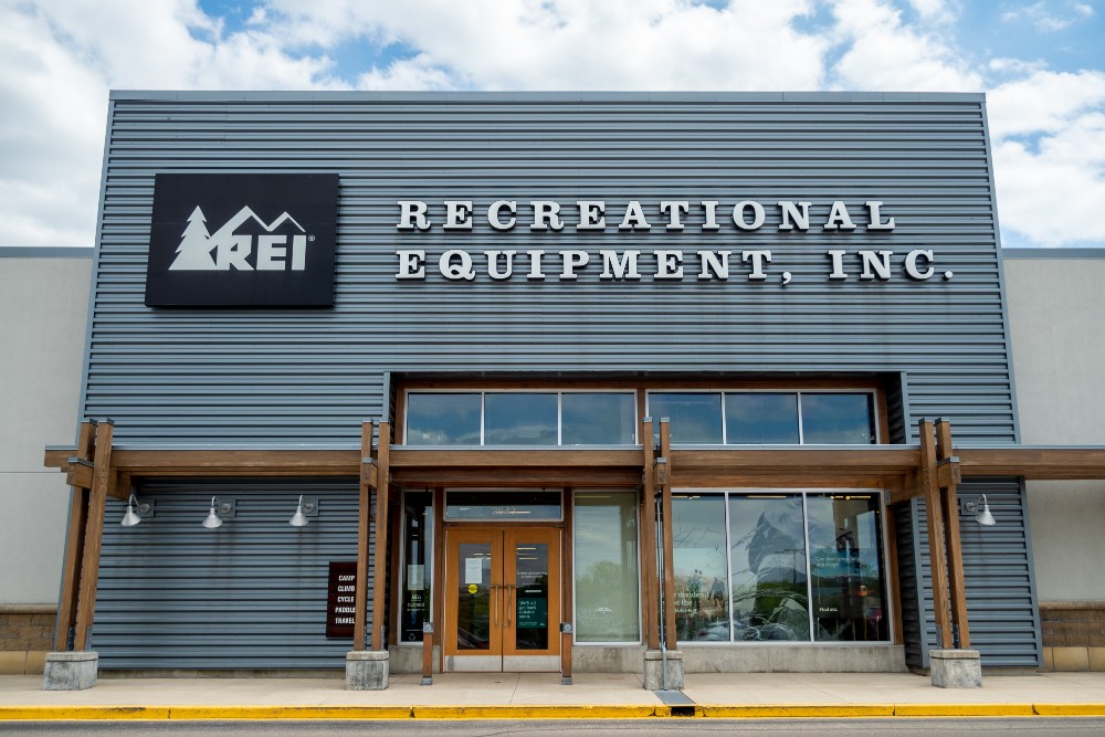 Cleveland REI Workers and Local Pols Push for Union Agreement – Footwear News - Vimarsana News